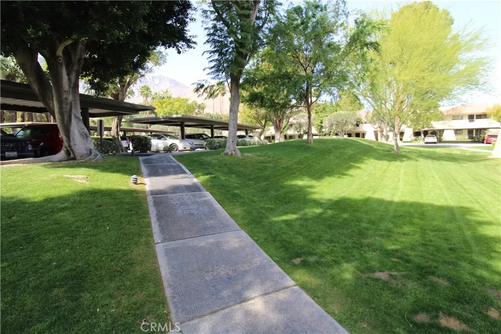 2800 E Los Felices Circle #113 Palm Springs, CA 92262