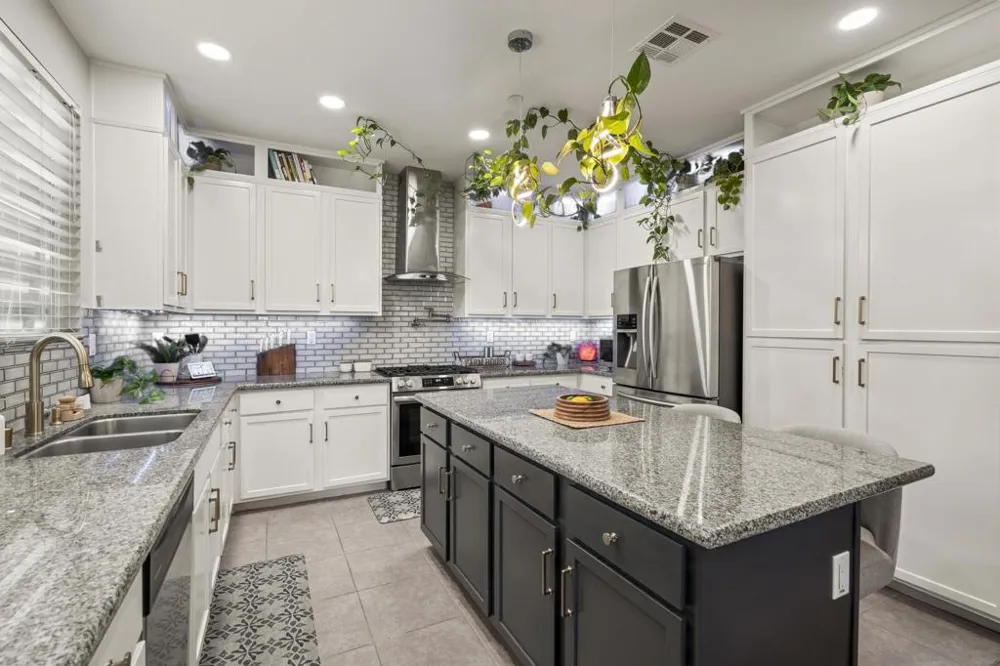 2431 Vernon Ranch Way Lemon Grove, CA 91945