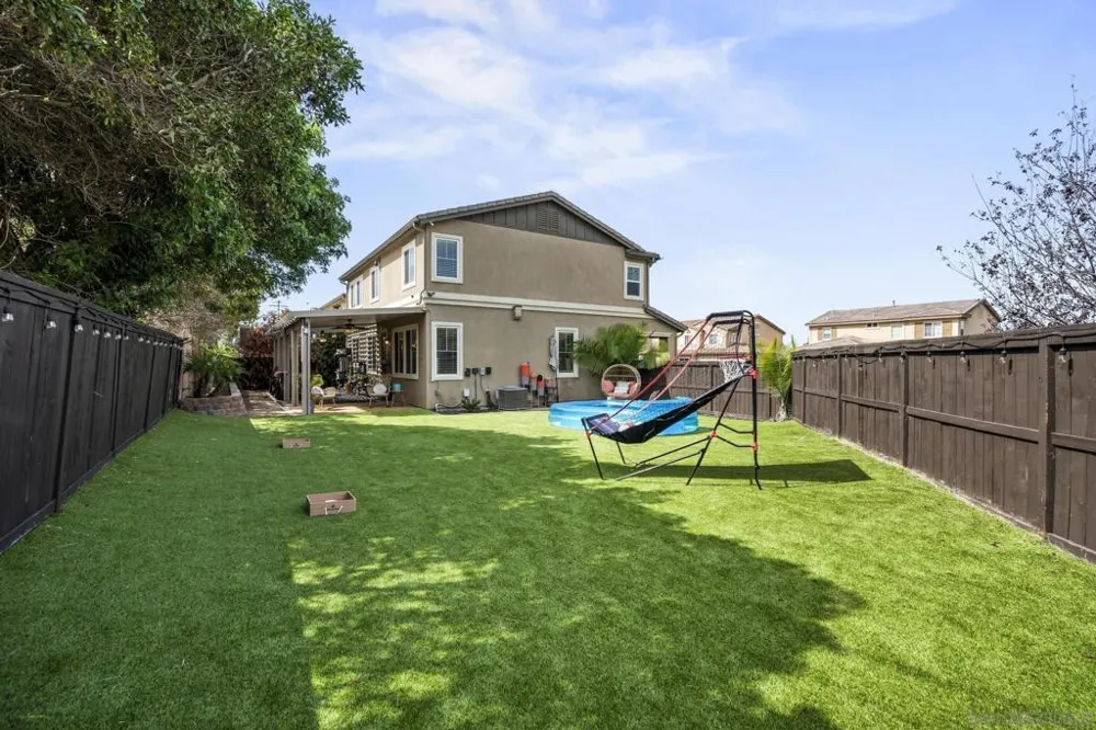 2431 Vernon Ranch Way Lemon Grove, CA 91945