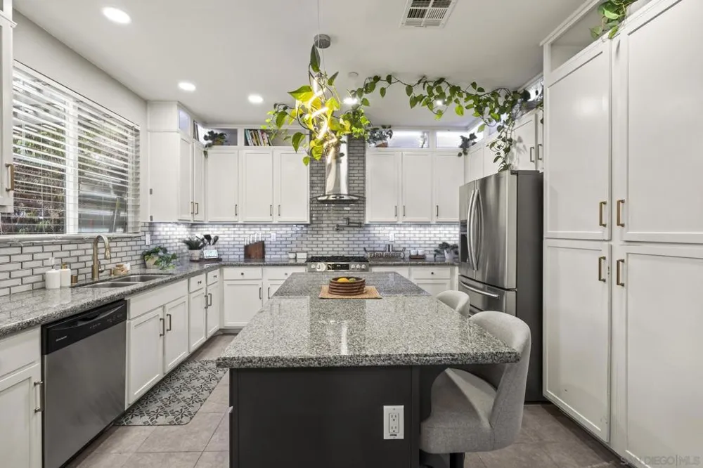 2431 Vernon Ranch Way Lemon Grove, CA 91945