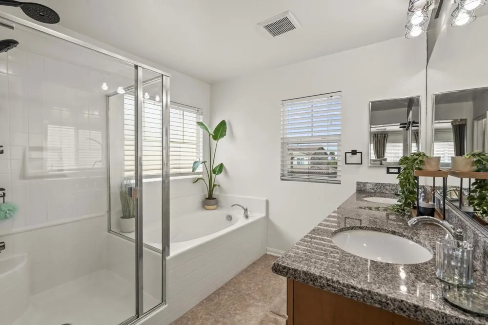 2431 Vernon Ranch Way Lemon Grove, CA 91945