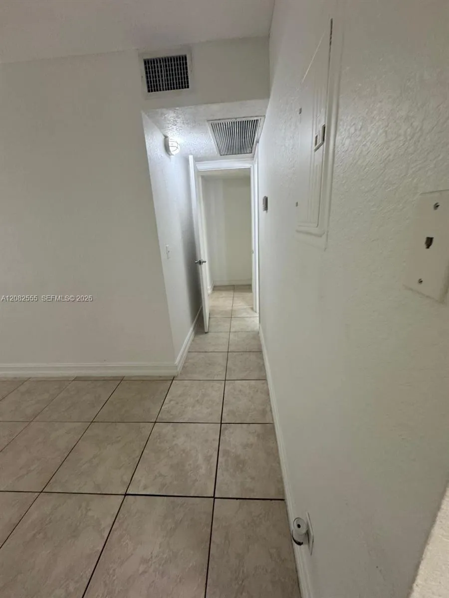 3260 NE 19th Ave #15 Oakland Park, FL 33306