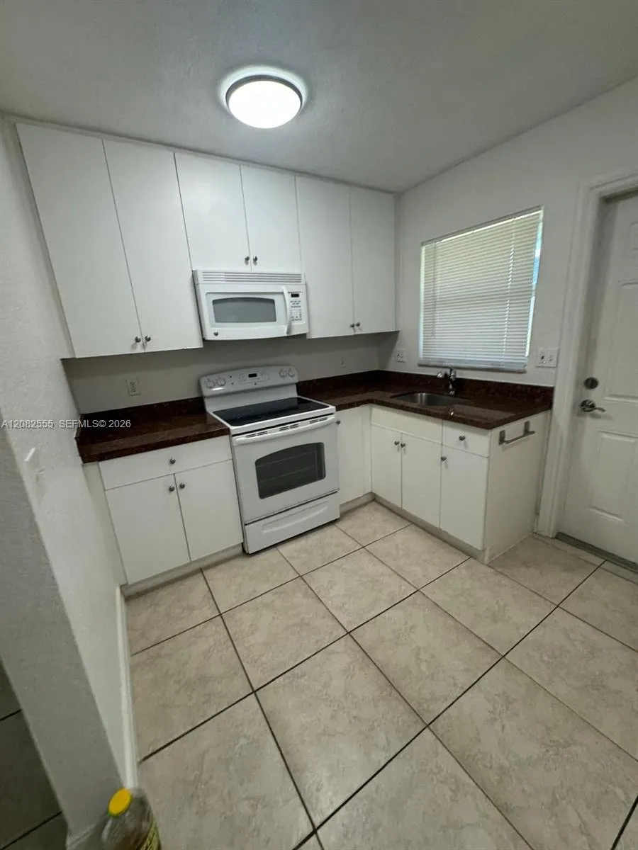 3260 NE 19th Ave #15 Oakland Park, FL 33306