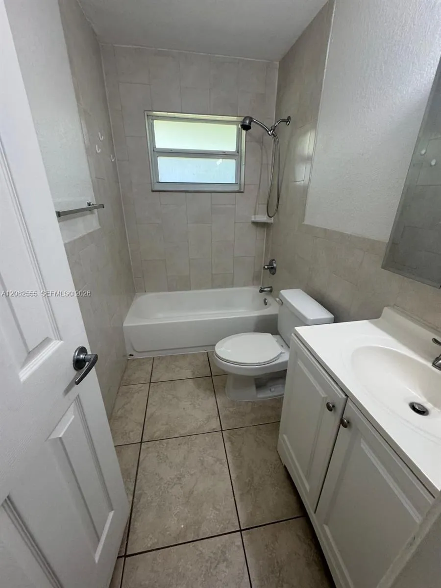 3260 NE 19th Ave #15 Oakland Park, FL 33306