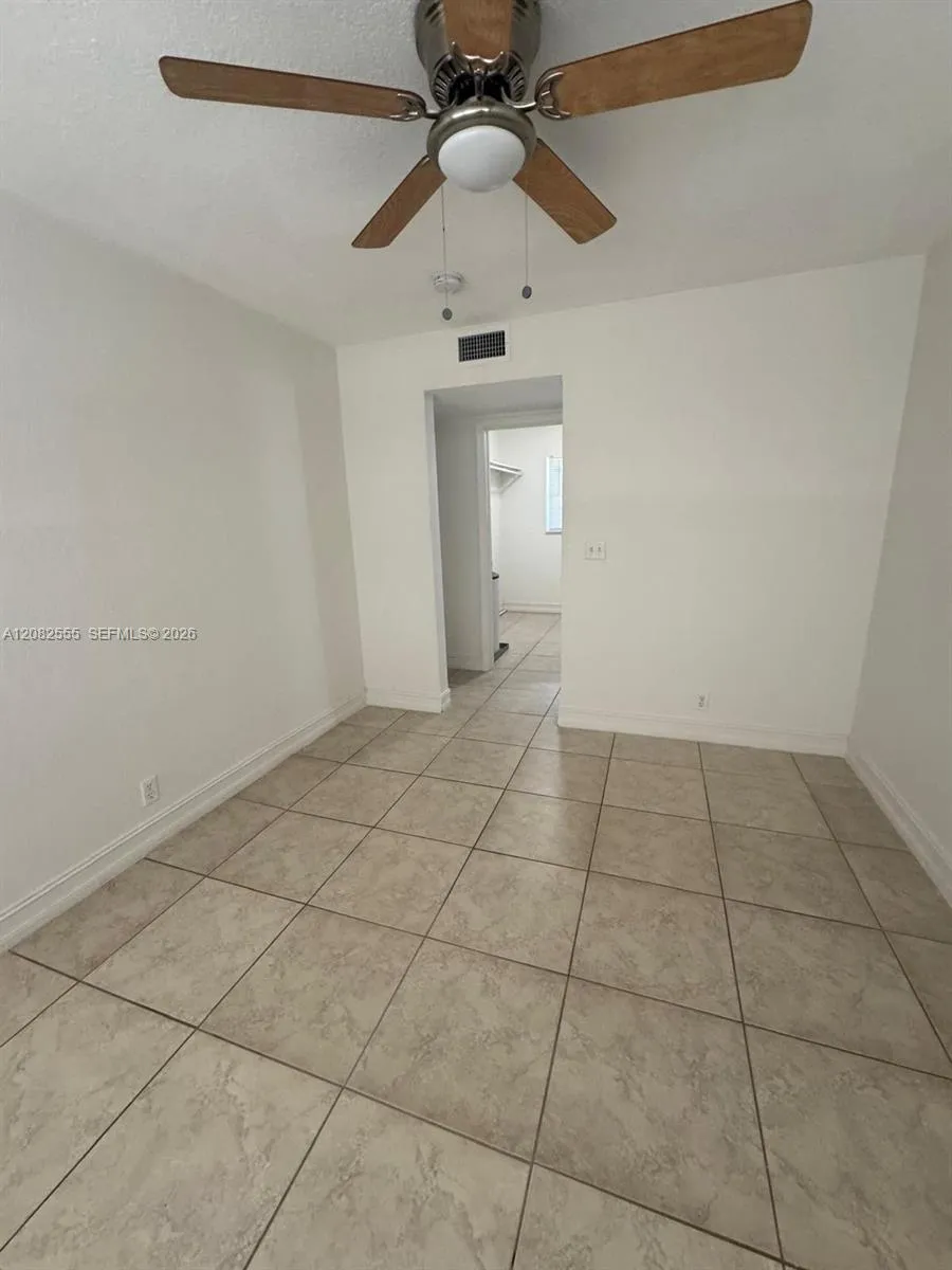3260 NE 19th Ave #15 Oakland Park, FL 33306
