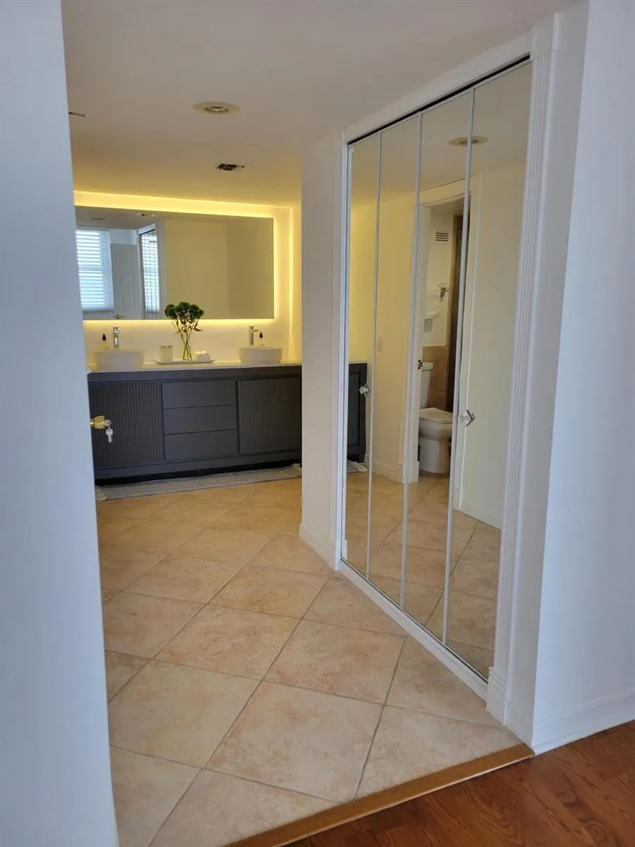 328 OCEAN BOULEVARD #607 Pompano Beach, FL 33062