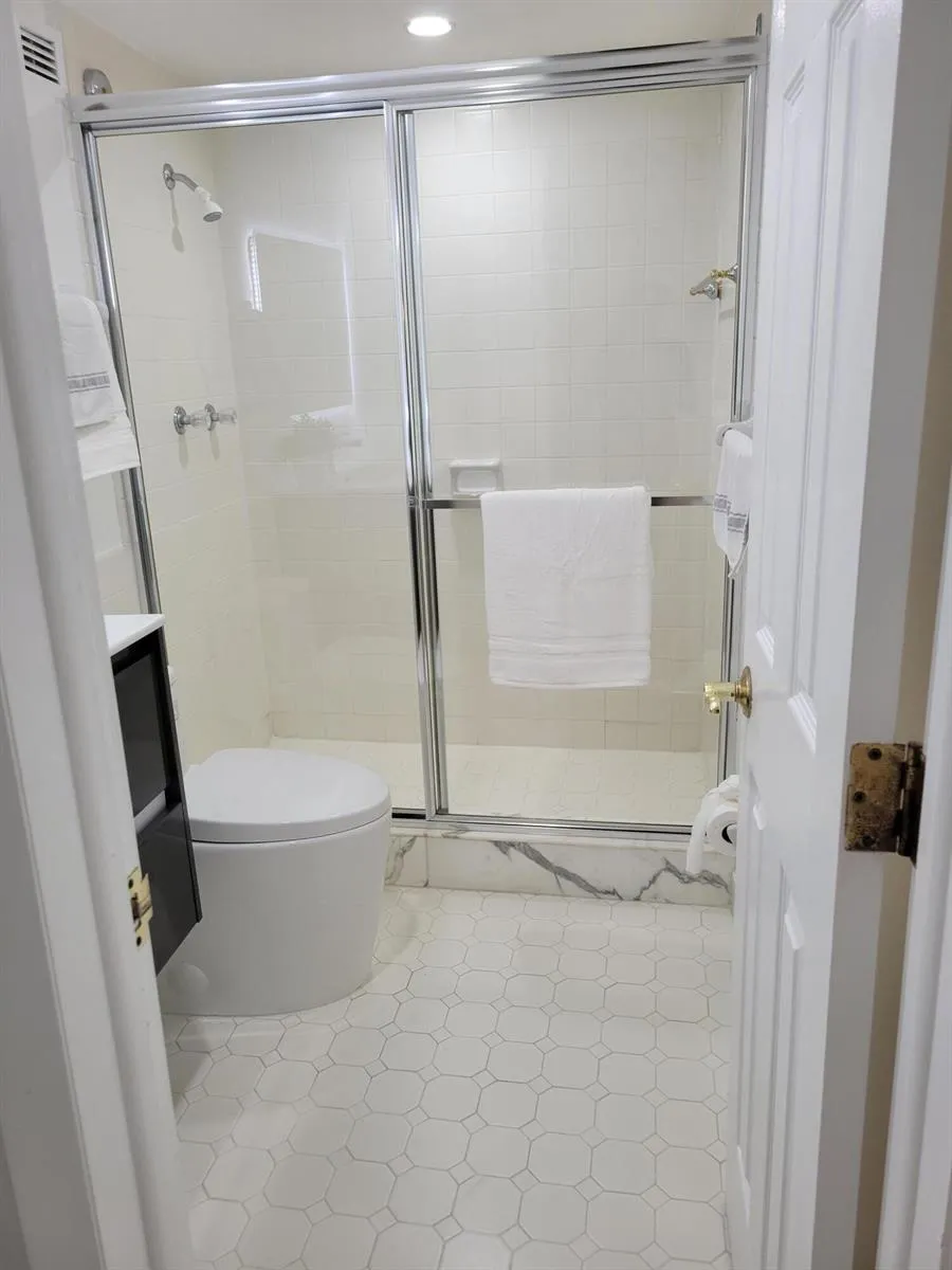 328 OCEAN BOULEVARD #607 Pompano Beach, FL 33062