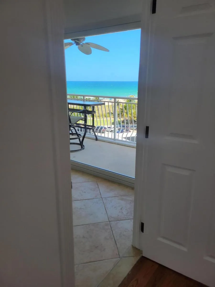 328 OCEAN BOULEVARD #607 Pompano Beach, FL 33062
