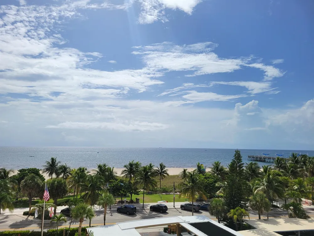 328 OCEAN BOULEVARD #607 Pompano Beach, FL 33062