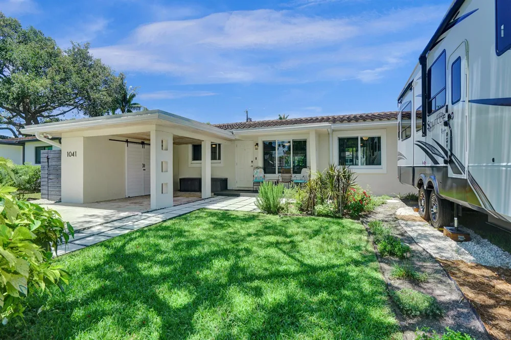 1041 SW 32ND STREET Fort Lauderdale, FL 33315