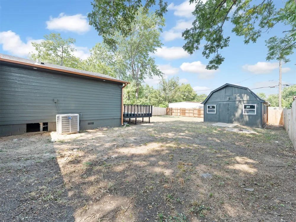 7853 E King Place Tulsa, OK 74115