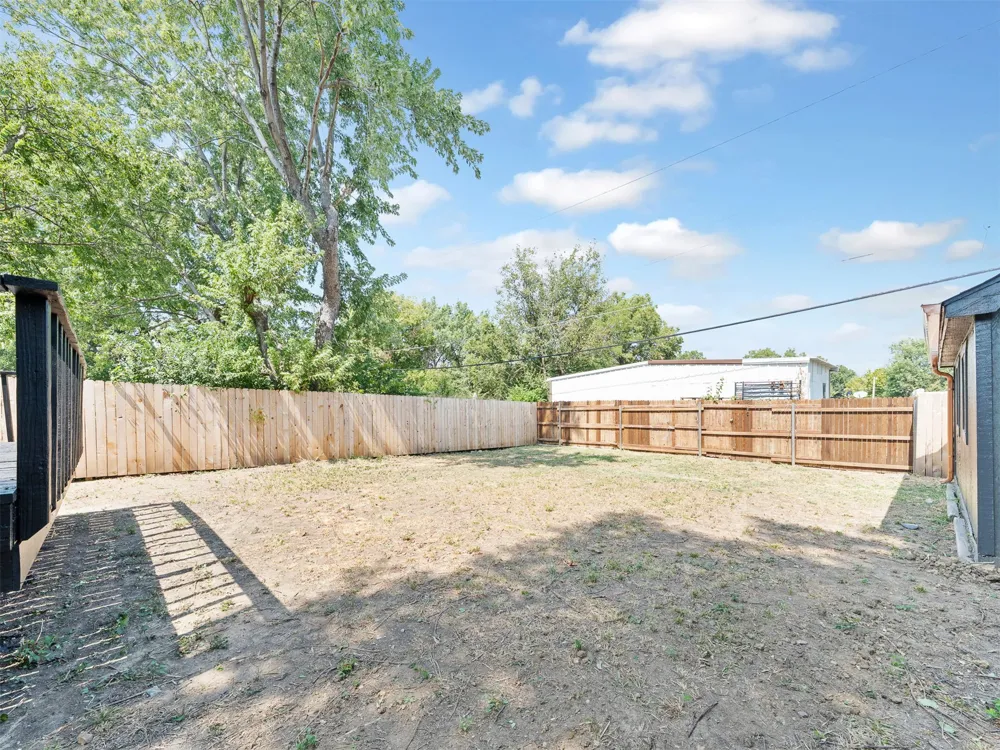 7853 E King Place Tulsa, OK 74115