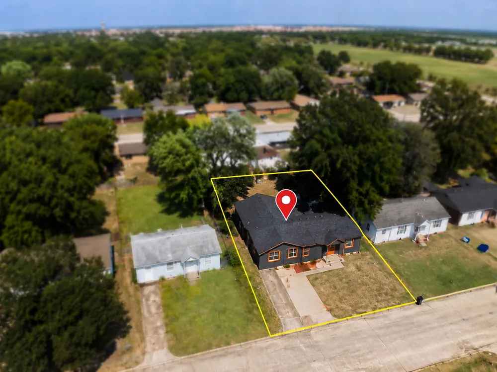 7853 E King Place Tulsa, OK 74115