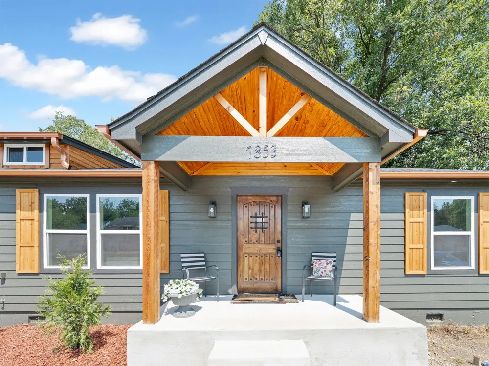 7853 E King Place Tulsa, OK 74115