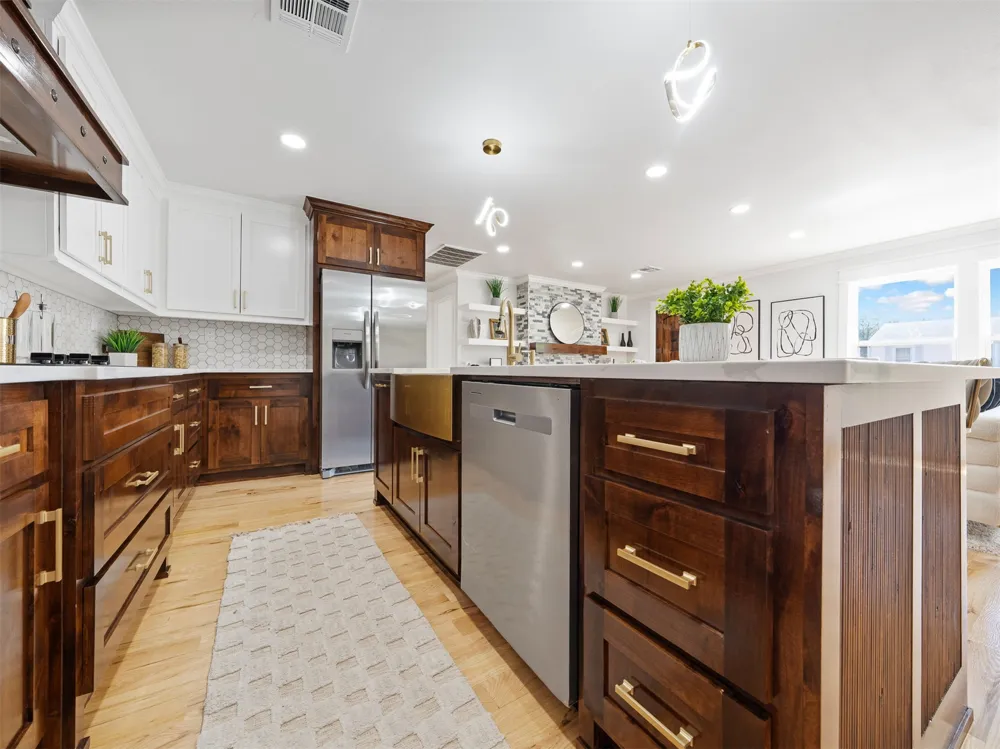 7853 E King Place Tulsa, OK 74115