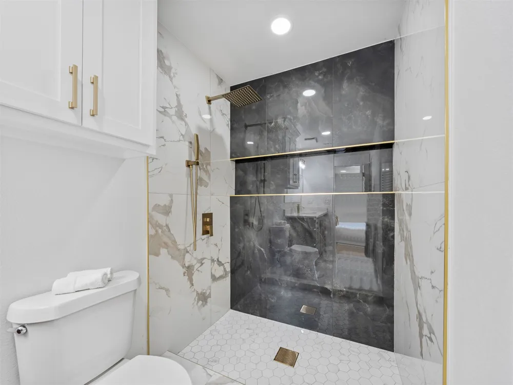 7853 E King Place Tulsa, OK 74115