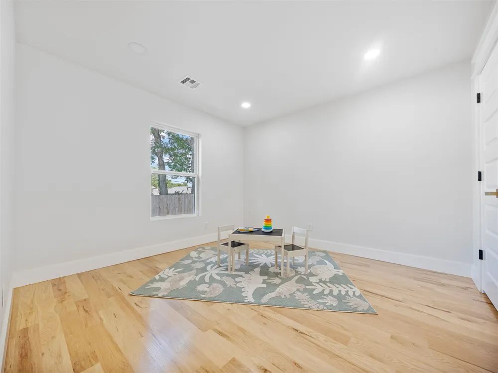 7853 E King Place Tulsa, OK 74115