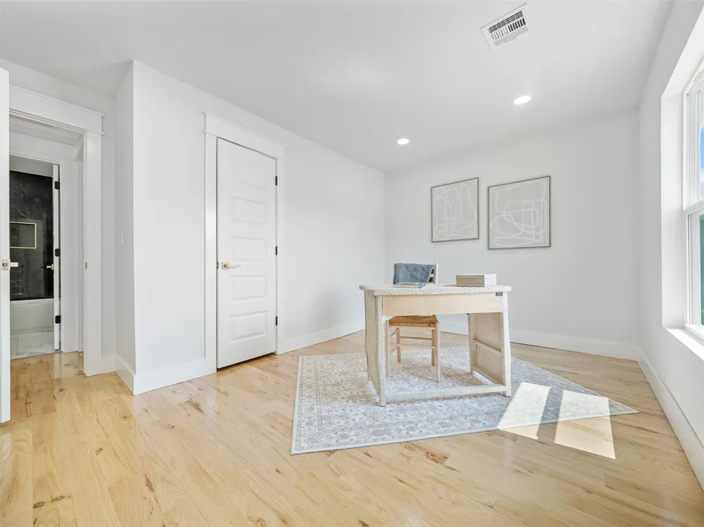 7853 E King Place Tulsa, OK 74115