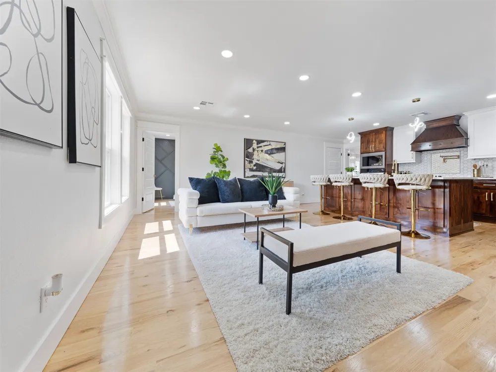 7853 E King Place Tulsa, OK 74115