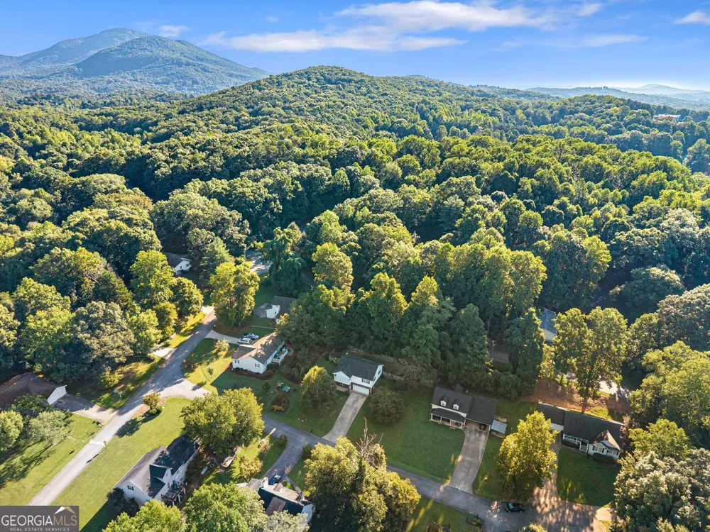 35 Clara Bell DR Cleveland, GA 30528