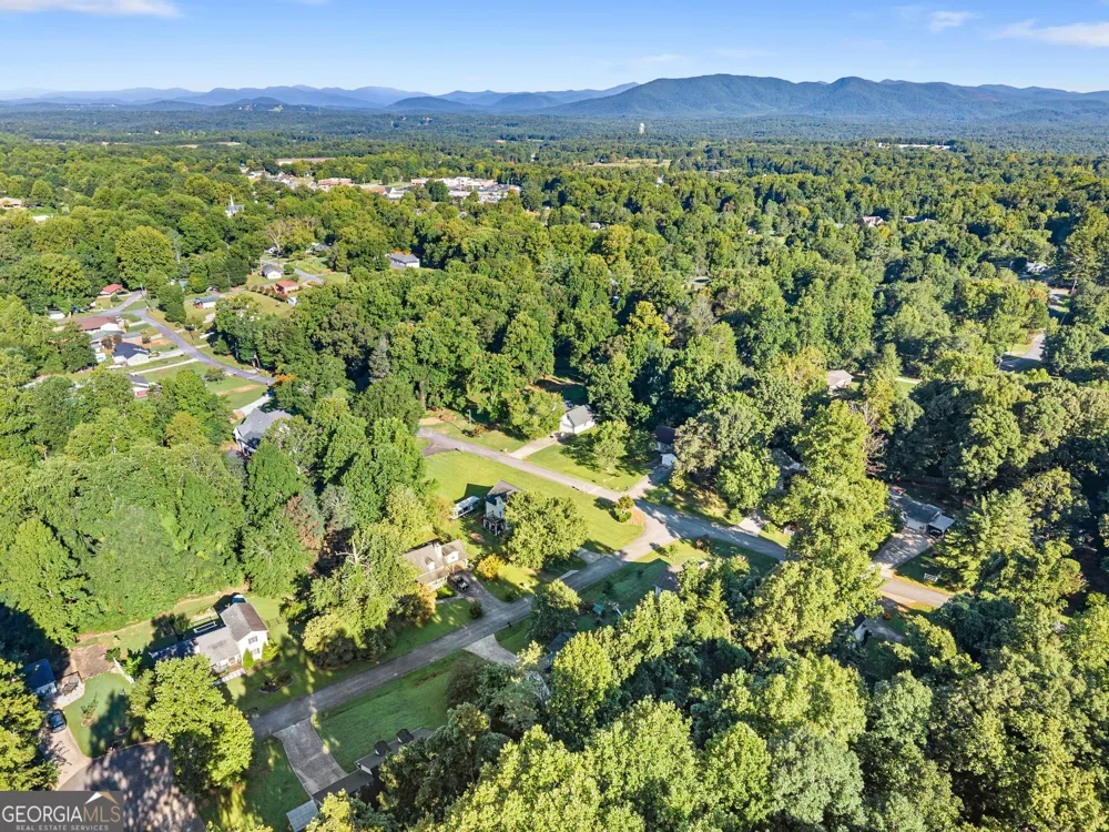 35 Clara Bell DR Cleveland, GA 30528