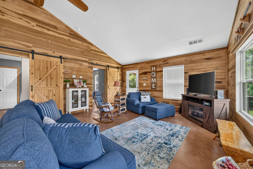 180 Towaliga Lake DR Jackson, GA 30233