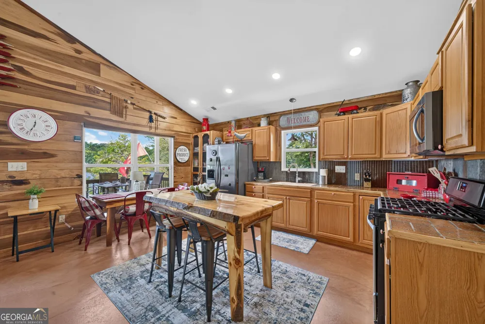 180 Towaliga Lake DR Jackson, GA 30233