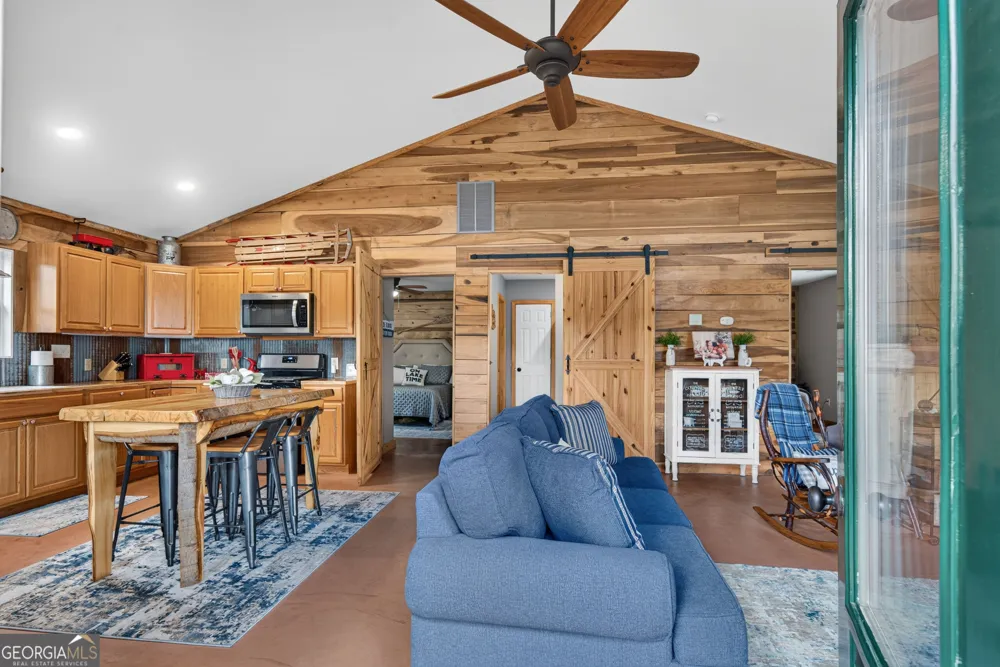 180 Towaliga Lake DR Jackson, GA 30233