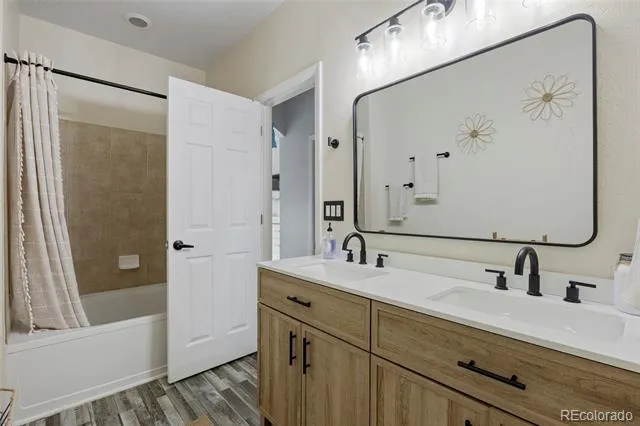 9433 Ashbury Circle #104 Parker, CO 80134