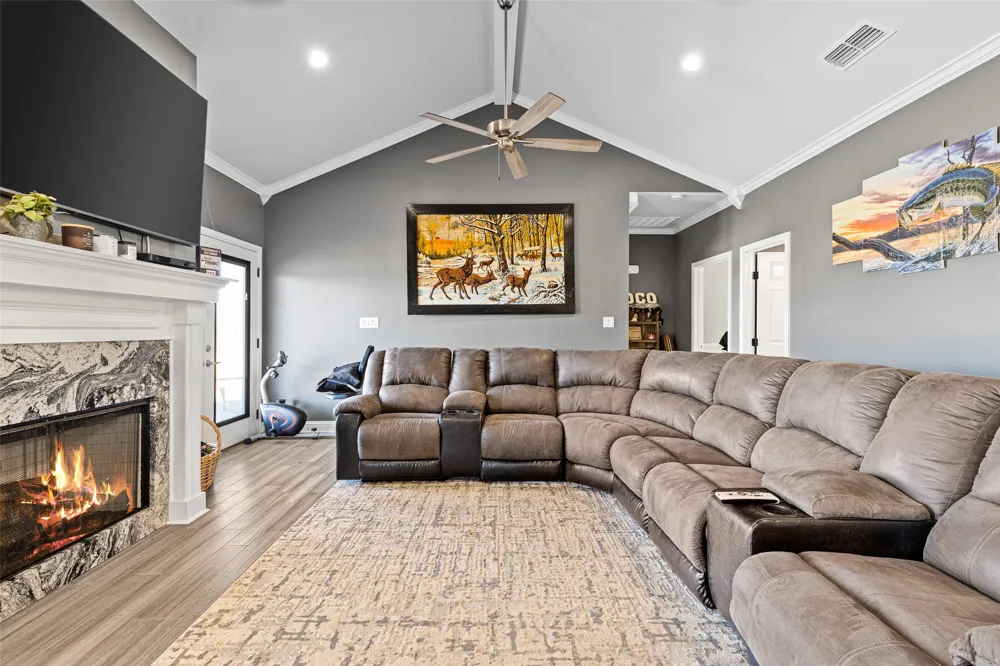 385 County Road 3104 Pittsburg, TX 75686