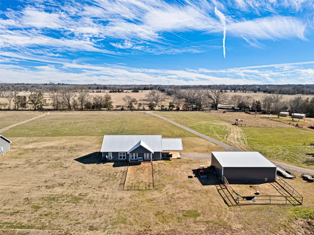 385 County Road 3104 Pittsburg, TX 75686
