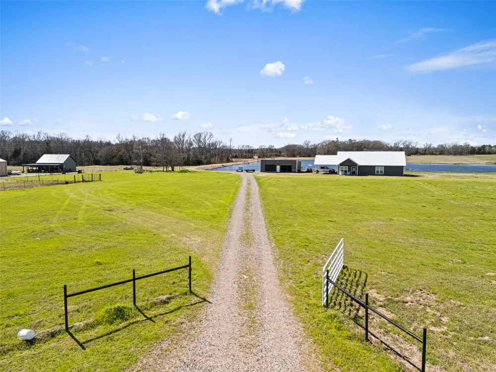 385 County Road 3104 Pittsburg, TX 75686