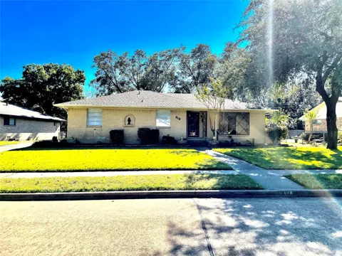 818 Worcester Lane