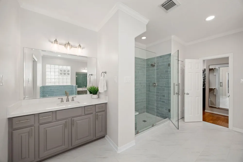 137 White Drive Bellaire, TX 77401