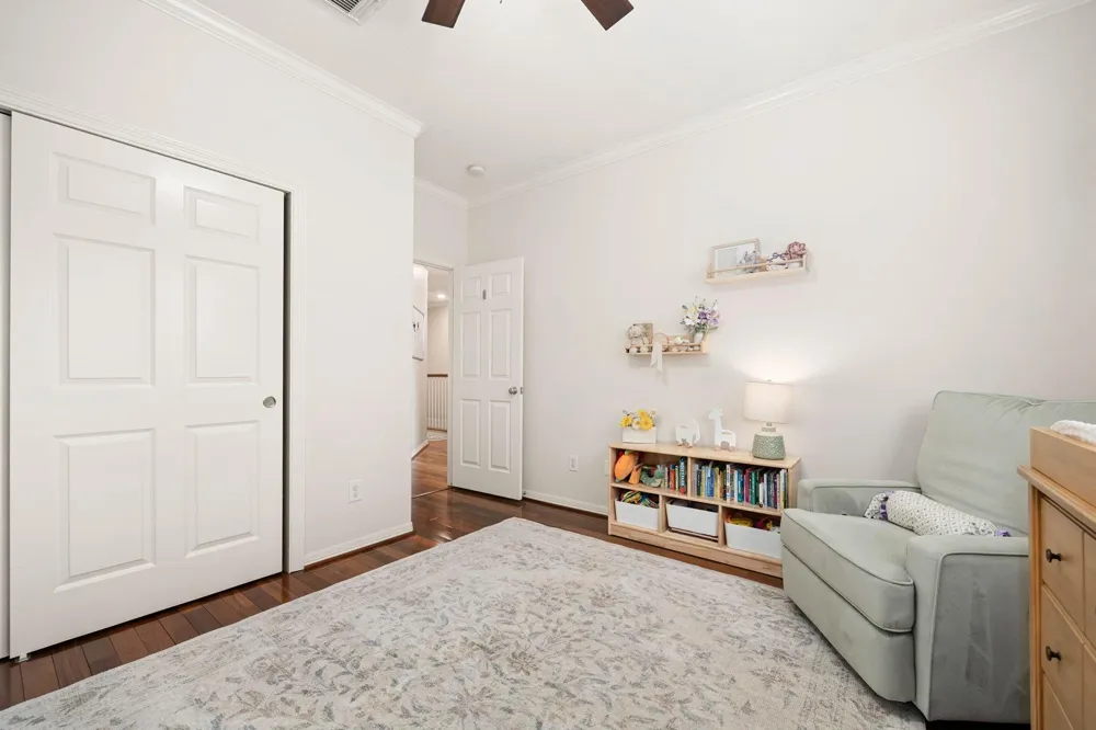 137 White Drive Bellaire, TX 77401