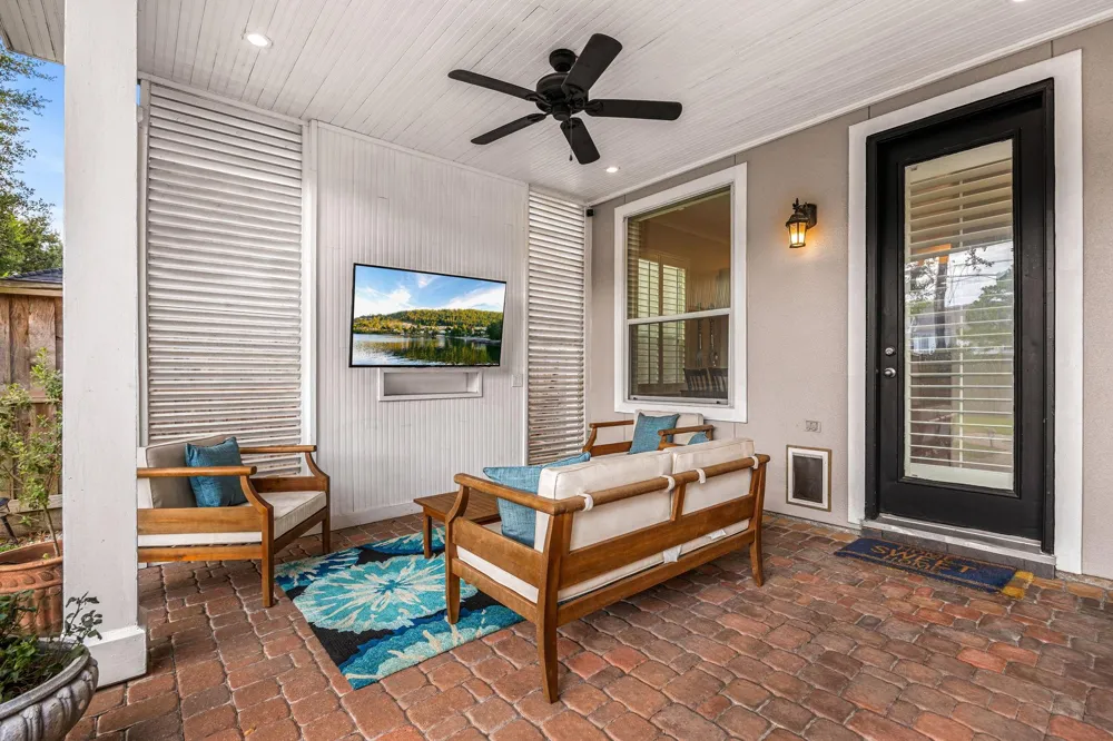 137 White Drive Bellaire, TX 77401