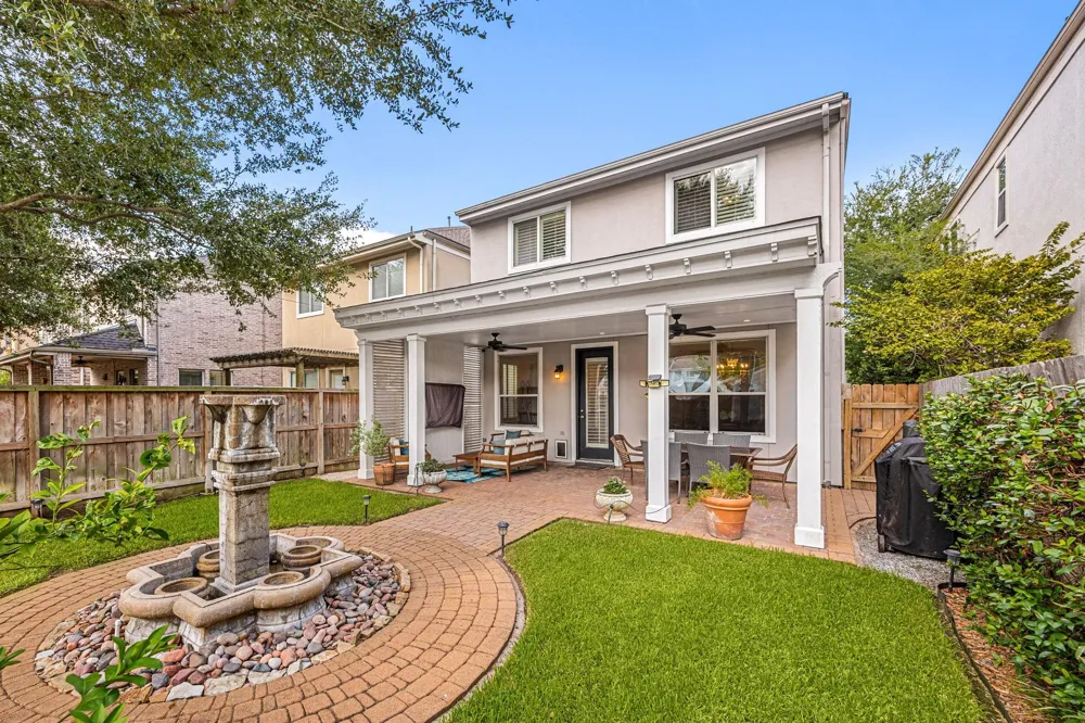 137 White Drive Bellaire, TX 77401