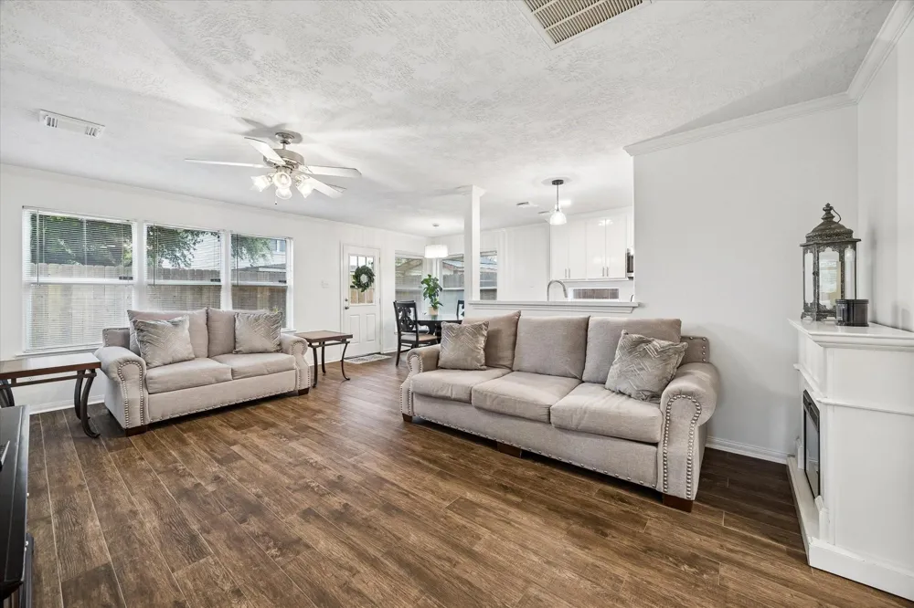 2709 Los Alamos Circle Deer Park, TX 77536
