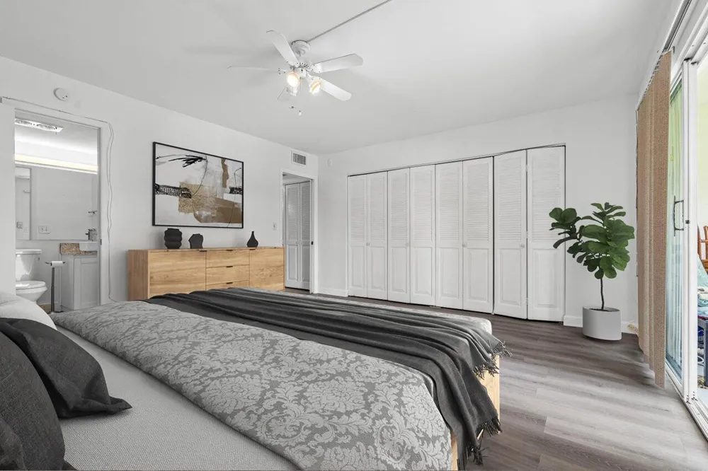 1038 Cambridge B Deerfield Beach, FL 33442