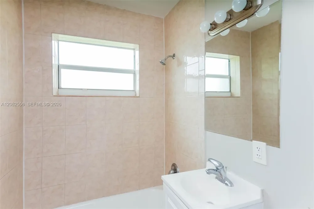 4531 NE 5th Ave Pompano Beach, FL 33064