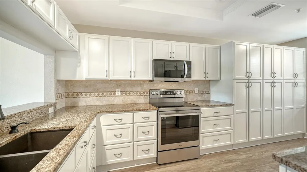 8735 OLDE HICKORY AVENUE #8105 Sarasota, FL 34238