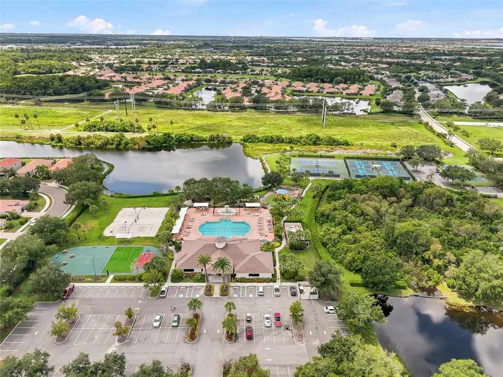 227 HERITAGE ISLES WAY Bradenton, FL 34212