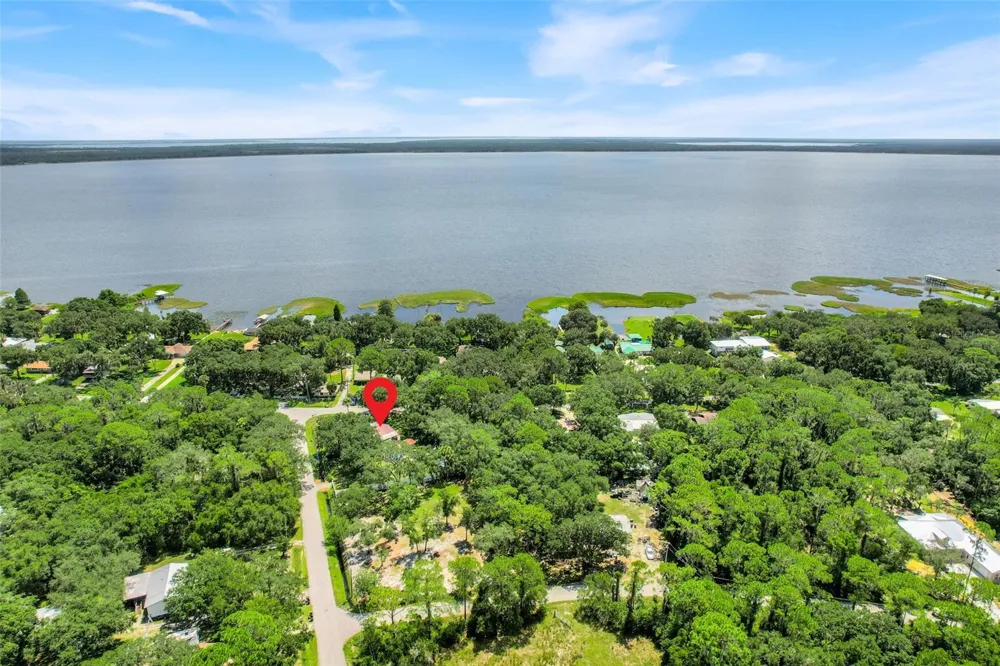 11031 W BEACH PARKWAY Lake Wales, FL 33898