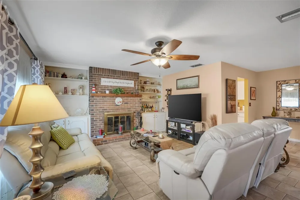 11031 W BEACH PARKWAY Lake Wales, FL 33898