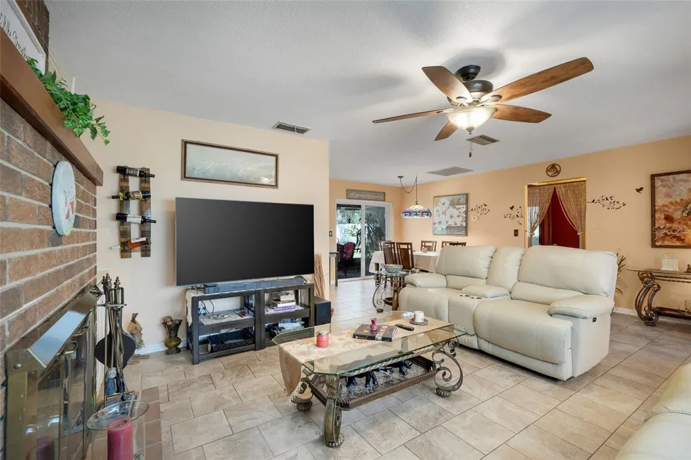 11031 W BEACH PARKWAY Lake Wales, FL 33898