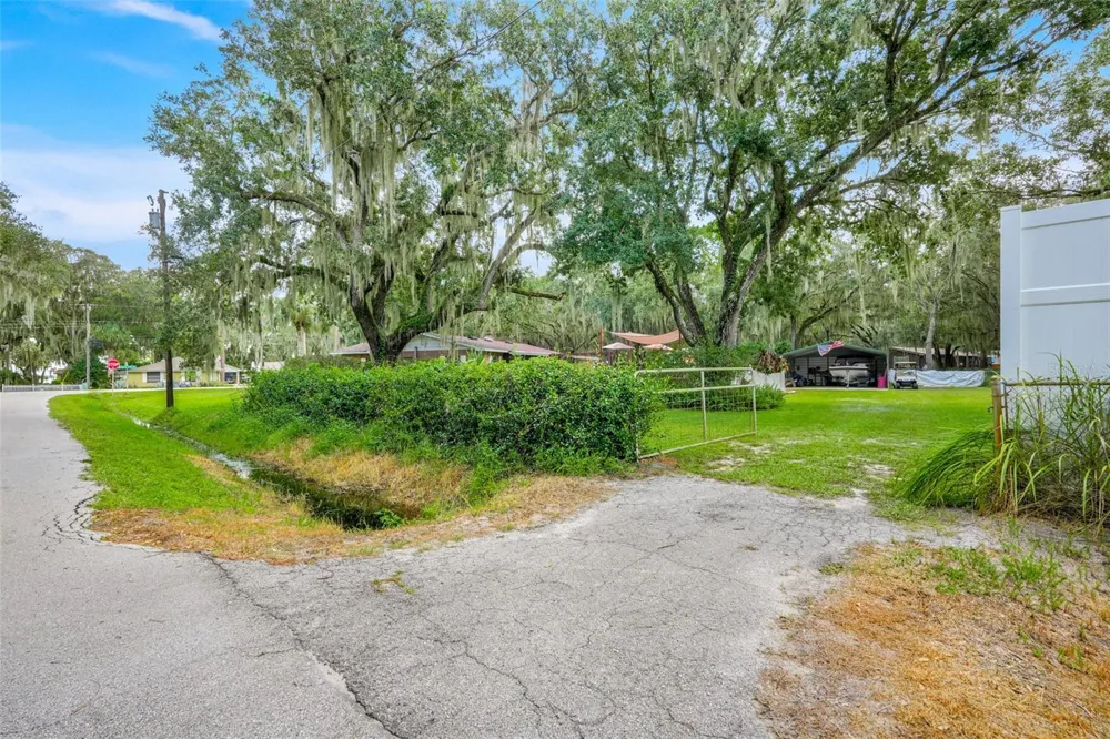11031 W BEACH PARKWAY Lake Wales, FL 33898