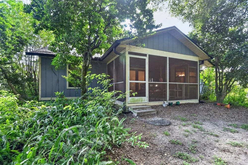 950 WOODSITE DRIVE Deland, FL 32720