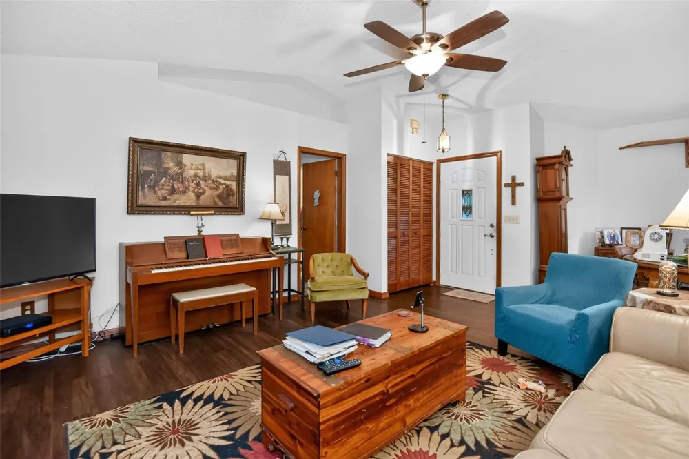 950 WOODSITE DRIVE Deland, FL 32720