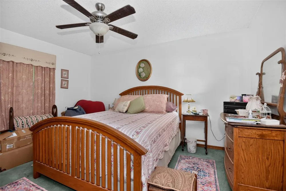 950 WOODSITE DRIVE Deland, FL 32720