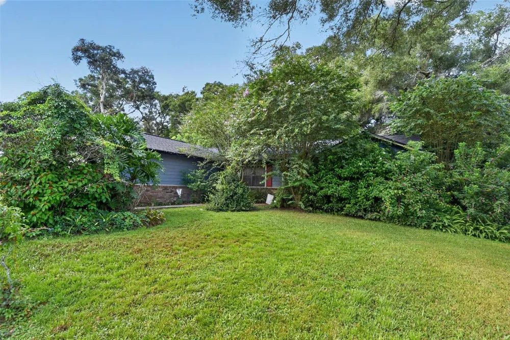 950 WOODSITE DRIVE Deland, FL 32720